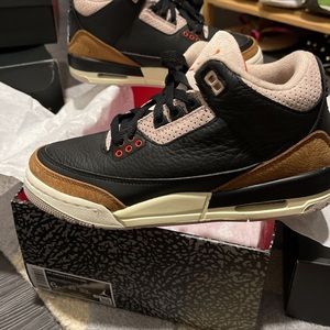 Air Jordan Retro 3s - Desert Elephant - 6Y
